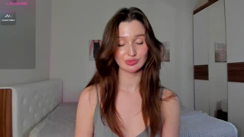 Snapshot of tender_babyy chatting on 02/06/25, 05:30 Sexy girl Li online show from 02/06/25, 05:30