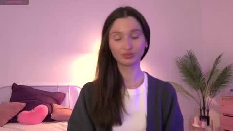 Snapshot of tender_babyy chatting on 09/13/25, 12:16 Sexy girl Li online show from 09/13/25, 12:16