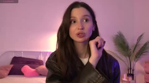 Snapshot of tender_babyy chatting on 09/16/25, 04:52 Sexy girl Li online show from 09/16/25, 04:52