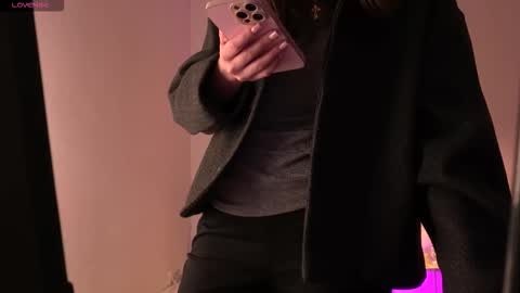 Snapshot of tender_babyy chatting on 10/11/25, 12:26 Sexy girl Li online show from 10/11/25, 12:26