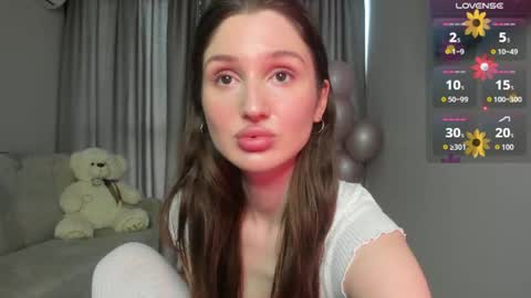 Snapshot of tender_babyyy chatting on 06/16/26, 11:35 Amina online show from 06/16/26, 11:35