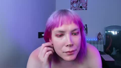 Snapshot of tenebrise chatting on 06/17/26, 02:40 Kira online show from 06/17/26, 02:40