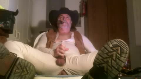 Snapshot of tennredneck chatting on 12/11/24, 05:21 Tennredneck online show from 12/11/24, 05:21