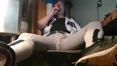 Snapshot of tennredneck chatting on 04/29/26, 02:04 Tennredneck online show from 04/29/26, 02:04