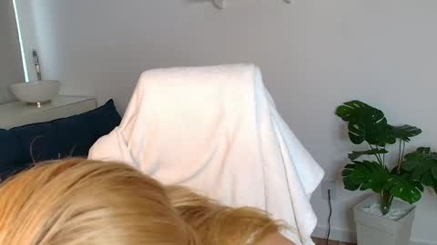 Snapshot of teodora_alamo chatting on 05/19/26, 12:11 Teodora Alamo online show from 05/19/26, 12:11