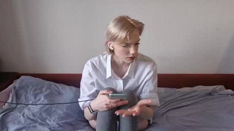 Snapshot of teresagerula chatting on 02/15/26, 07:51 Anna online show from 02/15/26, 07:51