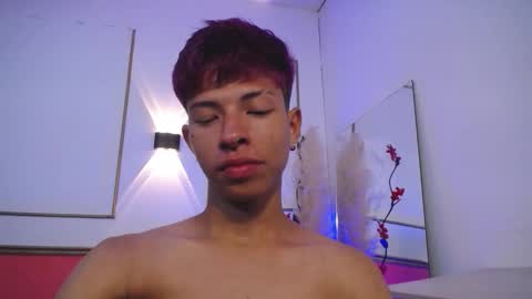 Snapshot of tessachains chatting on 10/23/25, 02:33 tessachains online show from 10/23/25, 02:33