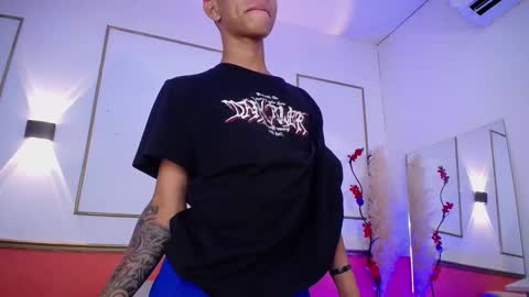 Snapshot of tessachains chatting on 10/30/25, 03:19 tessachains online show from 10/30/25, 03:19