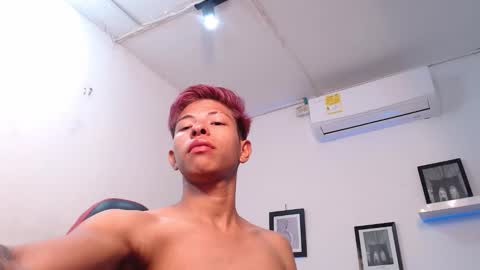 Snapshot of tessachains chatting on 11/05/25, 09:48 tessachains online show from 11/05/25, 09:48