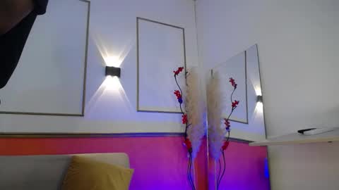 Snapshot of tessachains chatting on 11/08/25, 11:47 tessachains online show from 11/08/25, 11:47