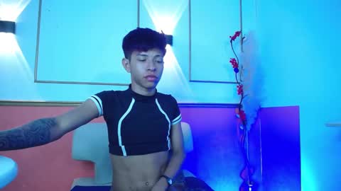 Snapshot of tessachains chatting on 11/11/25, 02:33 tessachains online show from 11/11/25, 02:33