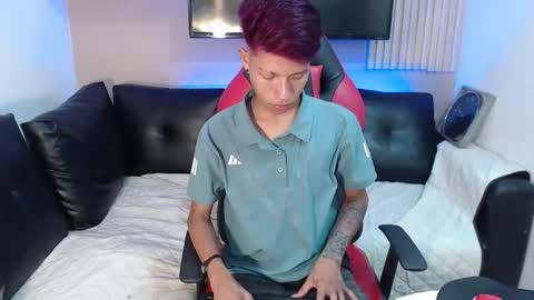 Snapshot of tessachains chatting on 11/12/25, 06:52 tessachains online show from 11/12/25, 06:52