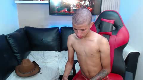 Snapshot of tessachains chatting on 11/17/25, 02:34 tessachains online show from 11/17/25, 02:34