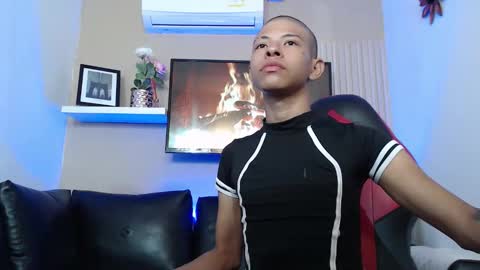 Snapshot of tessachains chatting on 11/18/25, 12:09 tessachains online show from 11/18/25, 12:09