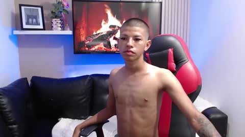 Snapshot of tessachains chatting on 11/30/25, 01:37 tessachains online show from 11/30/25, 01:37