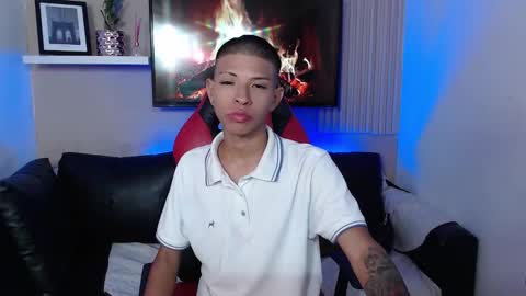 Snapshot of tessachains chatting on 12/01/25, 03:33 tessachains online show from 12/01/25, 03:33