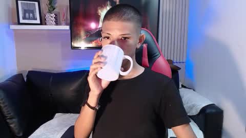 Snapshot of tessachains chatting on 12/01/25, 03:39 tessachains online show from 12/01/25, 03:39