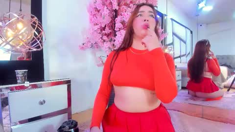  TESSA COOPER1  online show from 11/21/25, 10:52