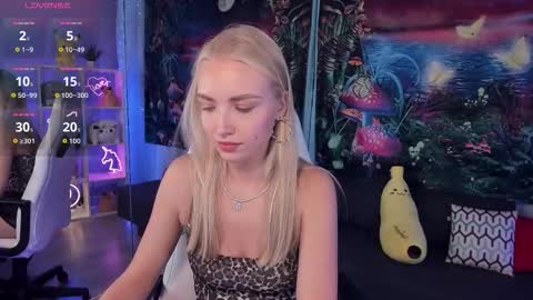 Snapshot of tessahamilton chatting on 10/09/25, 10:24 TessaHamilton online show from 10/09/25, 10:24