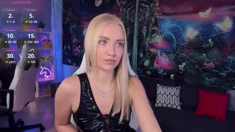 Snapshot of tessahamilton chatting on 10/14/25, 10:38 TessaHamilton online show from 10/14/25, 10:38