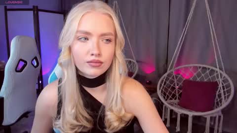 Snapshot of tessahamilton chatting on 11/16/25, 07:58 TessaHamilton online show from 11/16/25, 07:58