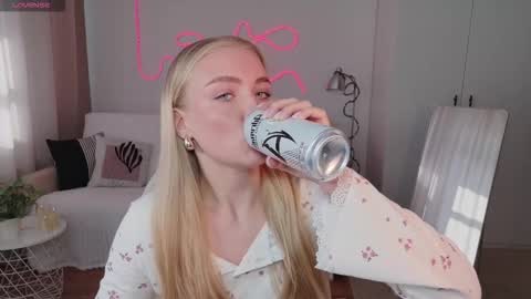 TessaHamilton online show from 03/15/26, 09:48