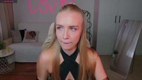 TessaHamilton online show from 04/13/26, 11:05