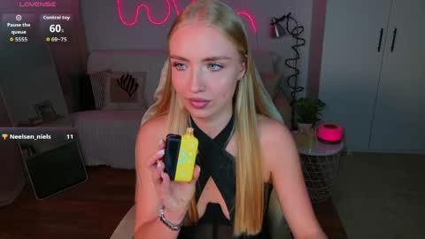 TessaHamilton online show from 05/28/26, 02:58
