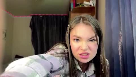 Tessa online show from 03/04/26, 12:55