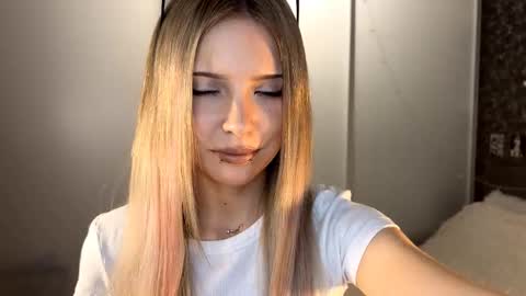 Snapshot of tessiebe chatting on 03/03/26, 02:01 tessiebe online show from 03/03/26, 02:01