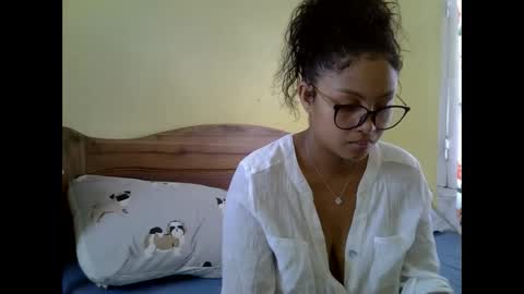 Snapshot of tessmia chatting on 03/30/26, 06:36 tessmia online show from 03/30/26, 06:36