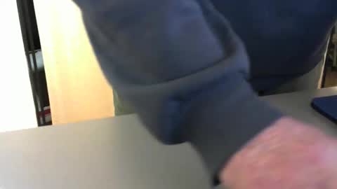 Test the Chat online show from 05/15/26, 04:47