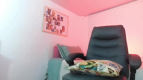 texas_curvykitten online show from 03/01/26, 09:00