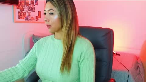 texas_curvykitten online show from 04/26/26, 09:29