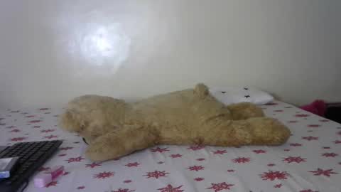 Tyennah online show from 12/19/25, 08:21