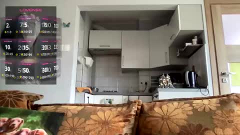 Teylor online show from 12/04/25, 01:09