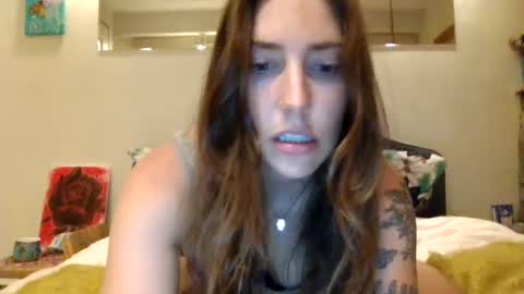 Snapshot of tfeather0532 chatting on 07/04/26, 04:18 Tessa online show from 07/04/26, 04:18