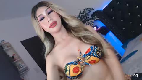 Itsme tgirlAdele online show from 01/24/25, 12:09