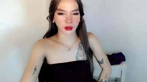 Snapshot of tgirl_jasmine1 chatting on 01/04/25, 02:14 Vanessa online show from 01/04/25, 02:14