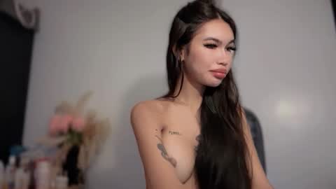 Luna online show from 03/01/26, 01:40