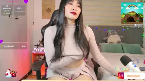 Snapshot of thaeltaylor chatting on 11/04/25, 05:23 Thael online show from 11/04/25, 05:23