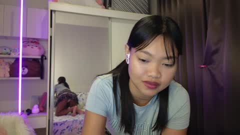 Snapshot of thailand4you chatting on 12/26/24, 02:48 AbbieThai  online show from 12/26/24, 02:48