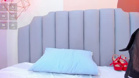 Snapshot of thailycherry chatting on 01/18/25, 10:49 Thaily online show from 01/18/25, 10:49