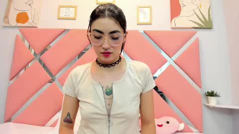 Snapshot of thailycherry chatting on 03/04/25, 07:32 Thaily online show from 03/04/25, 07:32