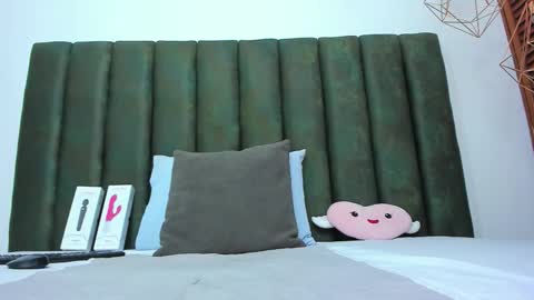 Snapshot of thailycherry chatting on 09/20/25, 08:32 Thaily online show from 09/20/25, 08:32