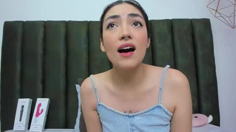 Snapshot of thailycherry chatting on 11/03/25, 07:26 Thaily online show from 11/03/25, 07:26