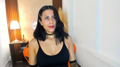 Snapshot of thais_kim chatting on 09/19/25, 12:06 Sweet Thais online show from 09/19/25, 12:06