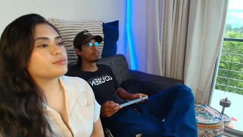 T H A I S  online show from 04/15/26, 10:32