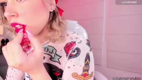 Snapshot of thalia21_ chatting on 02/15/25, 04:47 Thalia21 online show from 02/15/25, 04:47