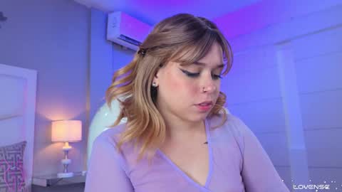 Snapshot of thalia21_ chatting on 09/23/25, 10:57 Thalia21 online show from 09/23/25, 10:57